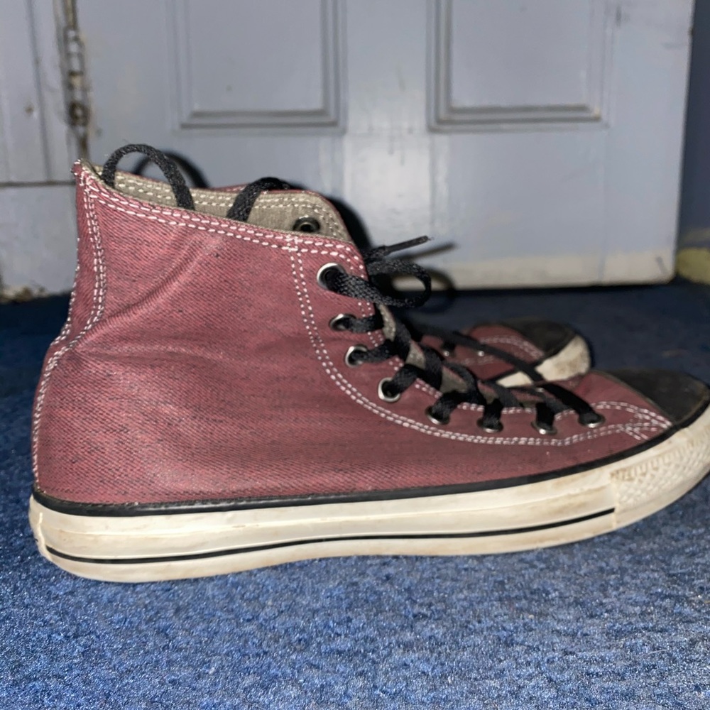 Chuck Taylor Converse All Star burgundy sneakers